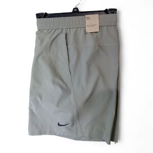 Nike Form Men's 7" Dri-FIT Versatile Training Shorts - Gray